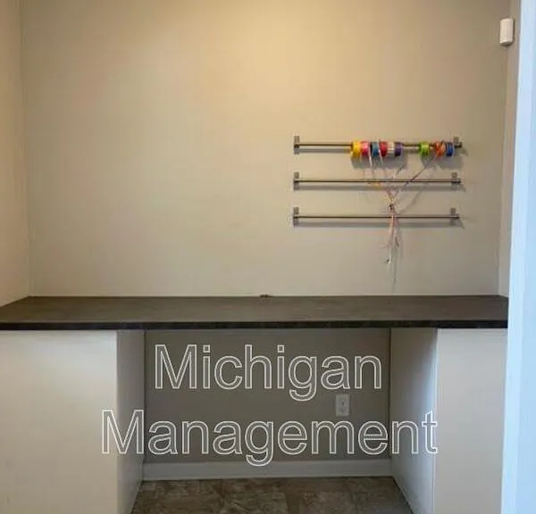 411 Wright St — Photo 10