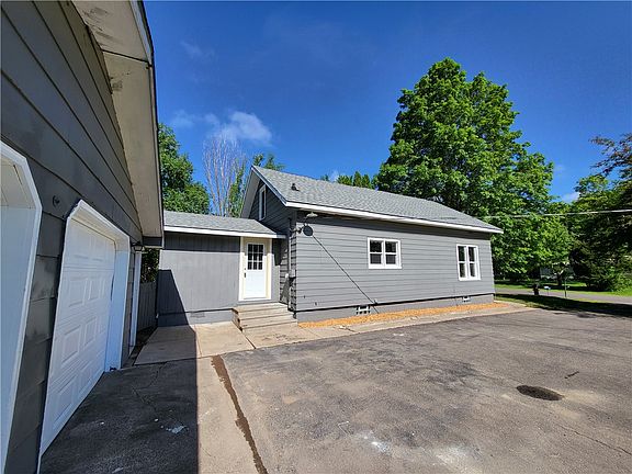 5th image of 945 Sylvan Street