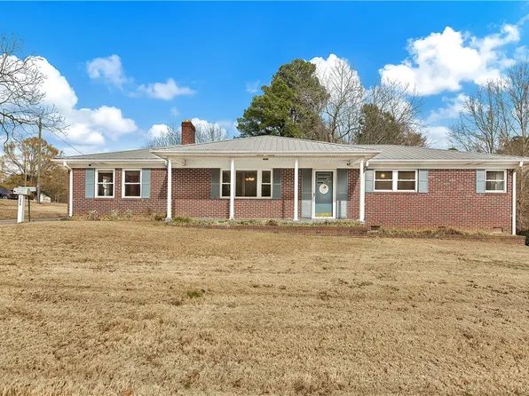 2156 Gentry Memorial Hwy, Pickens, SC 29671