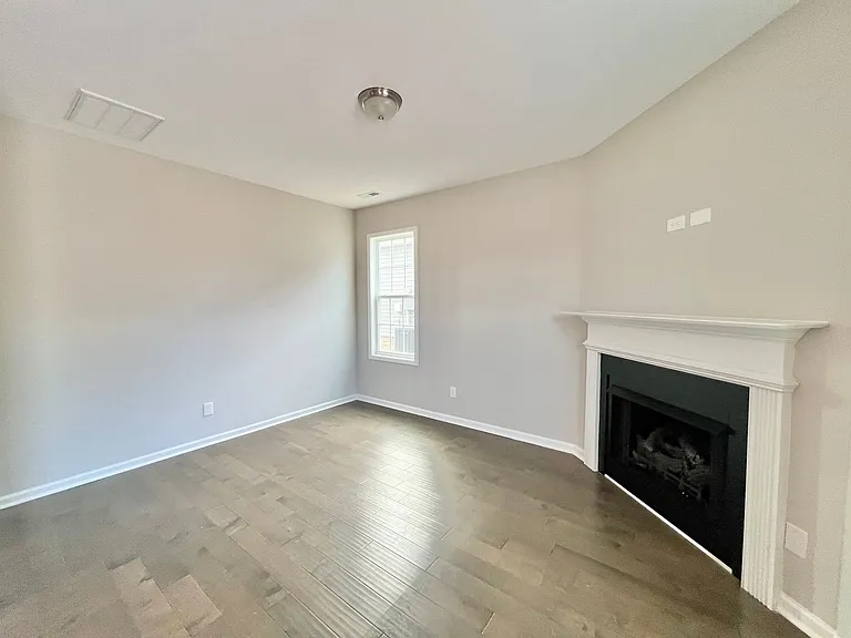 74 Griffith Pl — Photo 7