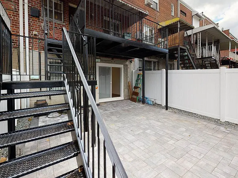 1053 E 222nd St #1 — Photo 5