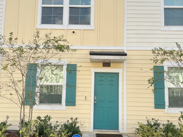 858 Gate Run Rd, Jacksonville, FL 32211