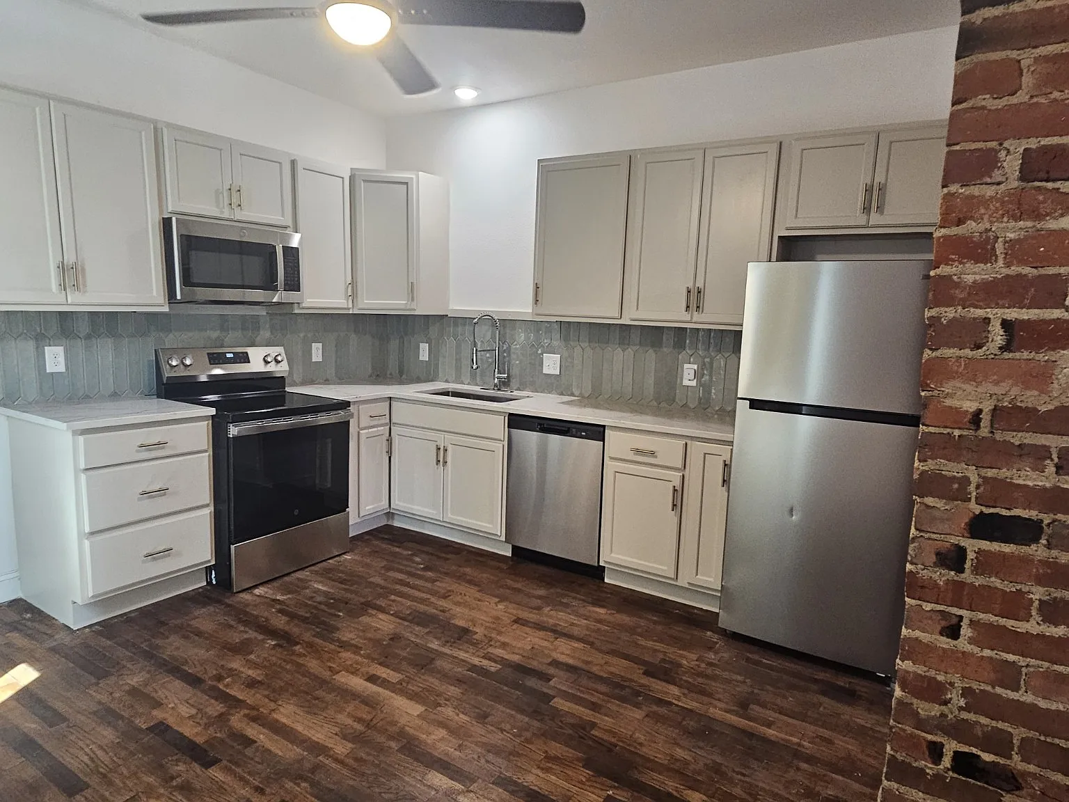 1 bed, 588 sqft, $1,200 — Photo 4
