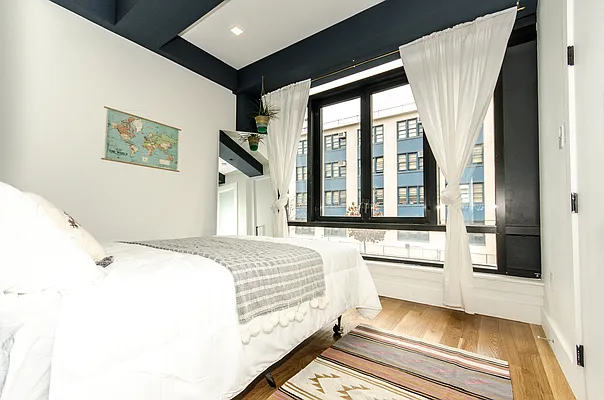 Rented by EXR | media 10