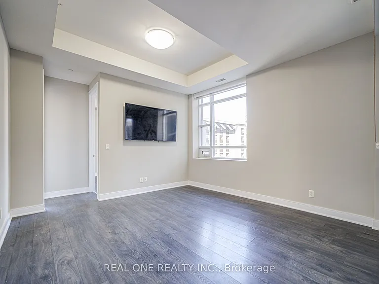 150 Main St W #409 — Photo 6