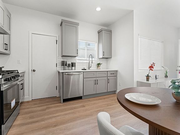4th image of 13154 Cedar St #13158