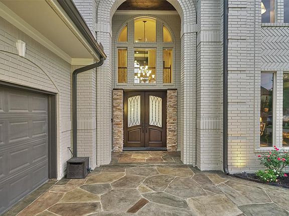 5th image of 85 Sarasota Cir N