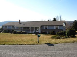 515 Fawn Ln, Tamaqua, PA 18252