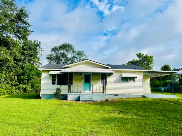 207 Grady St, Swainsboro, GA 30401