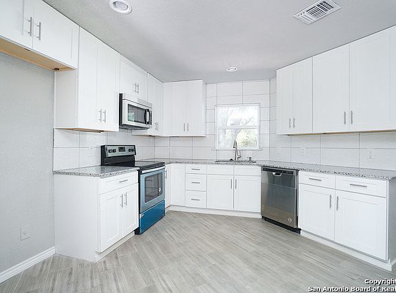 5th image of 202 Maplewood Ln