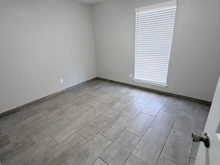 Stoneriver Apartments — Photo 17