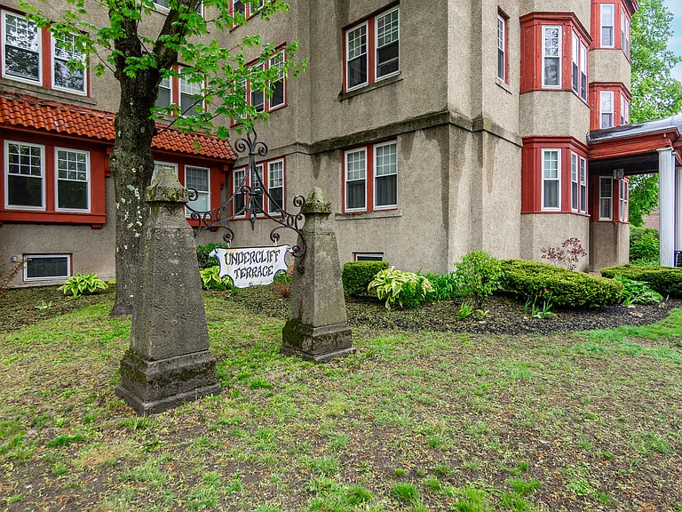 569 Franklin St #6 — Photo 38