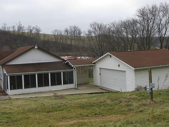 3rd image of 11 Reese Ln