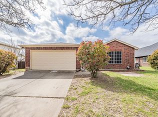 2512 Whetstone Dr, Corinth, TX 76210