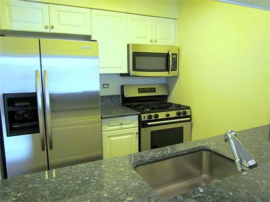 Rented by Mirador Real Estate | media 21