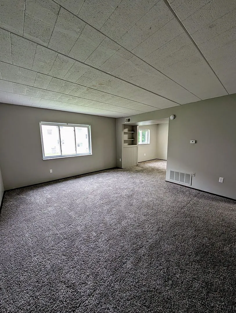 216 Westinghouse Avenue — Photo 2