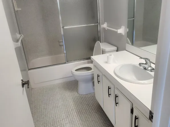 4158 Inverrary Dr, Lauderhill, FL