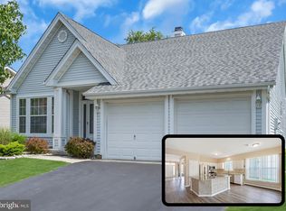 12 Fountain View Dr, Barnegat, NJ 08005