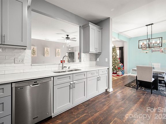 4th image of 3434 Charterhall Ln