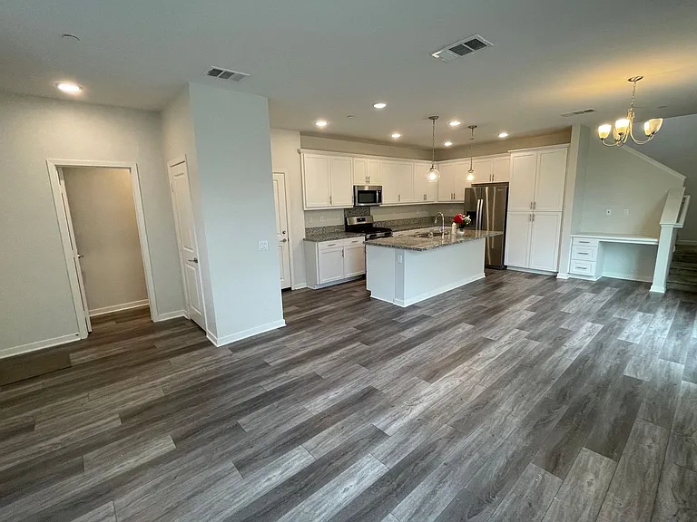 35795 Landon Ln — Photo 2