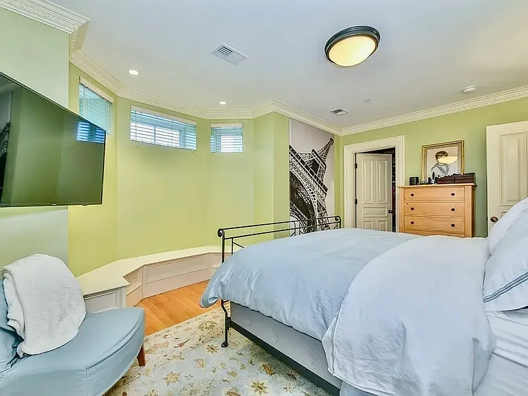 61 M St #1 — Photo 8