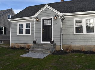 26 Eustis Ave, Newport, RI 02840