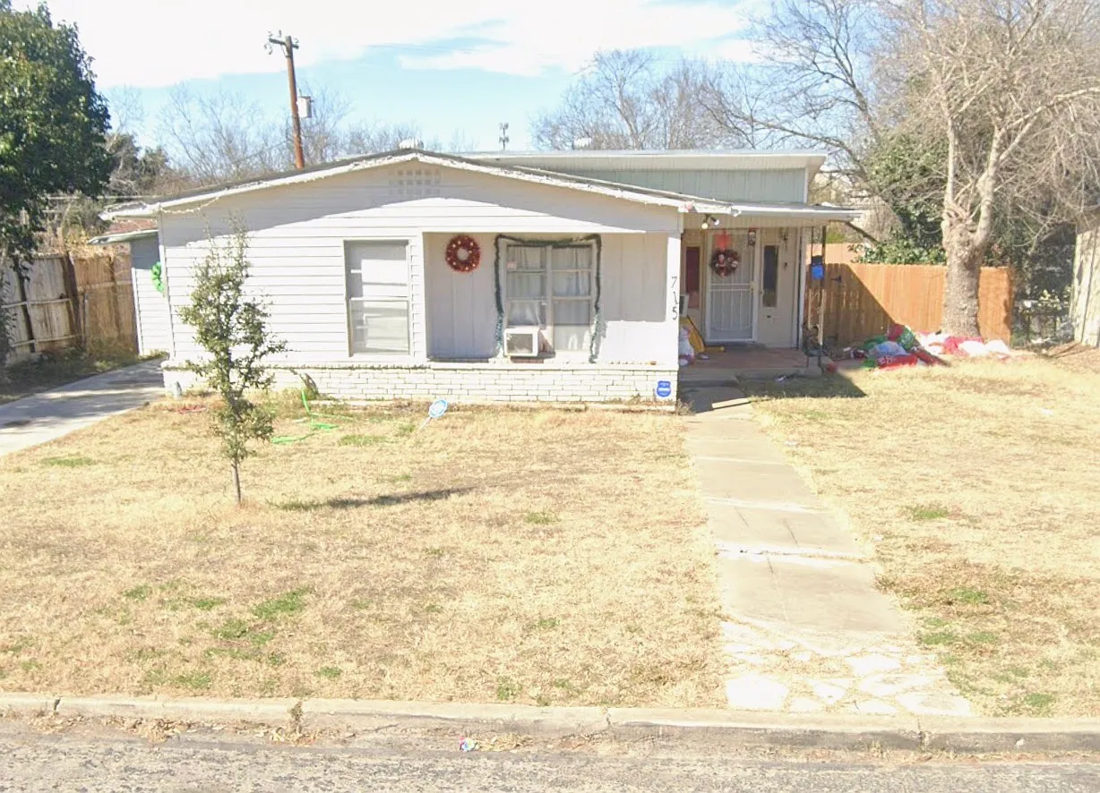 4 bed, 1354 sqft, $1,850 — Photo 1