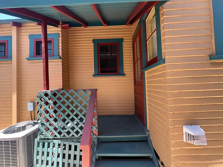 716 Stanley Ave — Photo 48