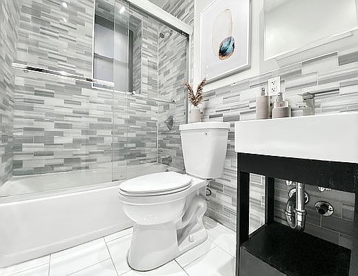 5th image of 342 Manhattan Ave APT 2N