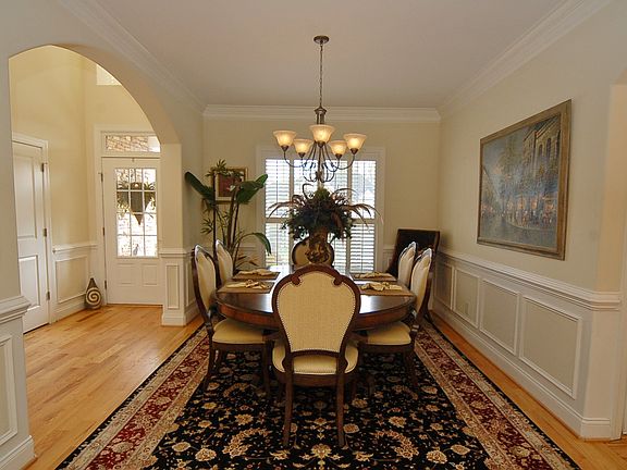 3rd image of 124 Norwood Hills Dr