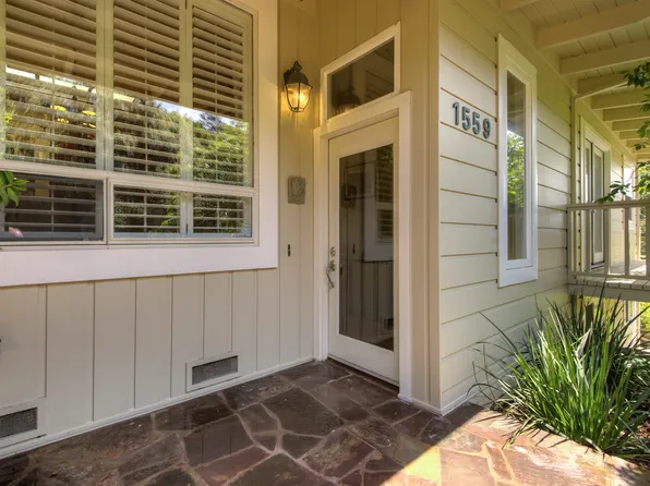 1559 E Foothill Dr, Santa Rosa, CA 95404