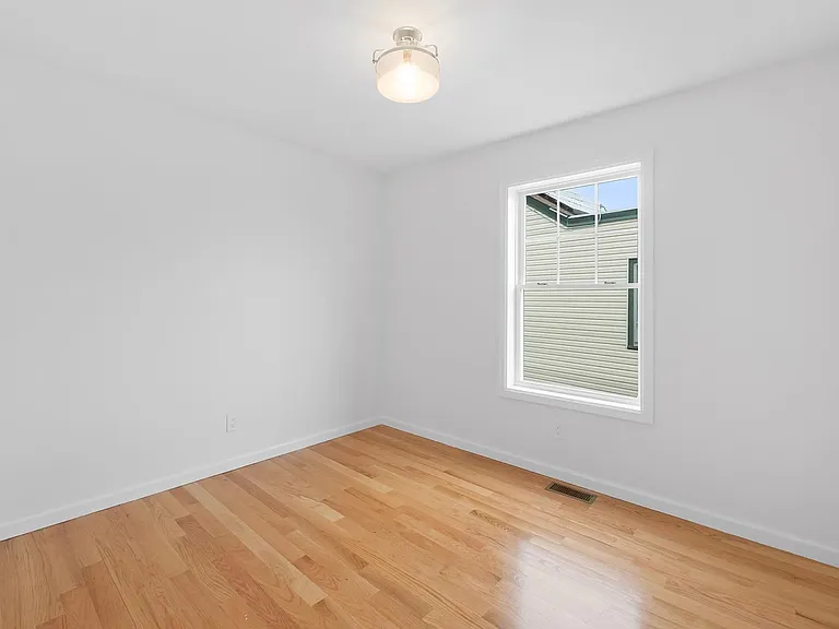 42 Hopper St #1 — Photo 5