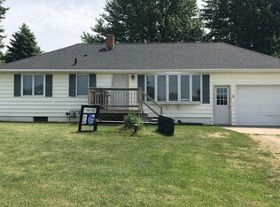 W8293 Dugout Ln, Hortonville, WI 54944