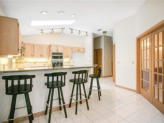 4th image of 757 Armadillo Dr