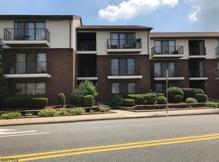 500 Riverside Ave APT 2B, Lyndhurst, NJ 07071