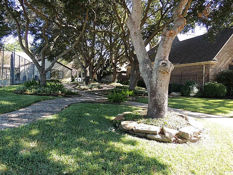 1307 Westwick Forest Ln — Photo 23