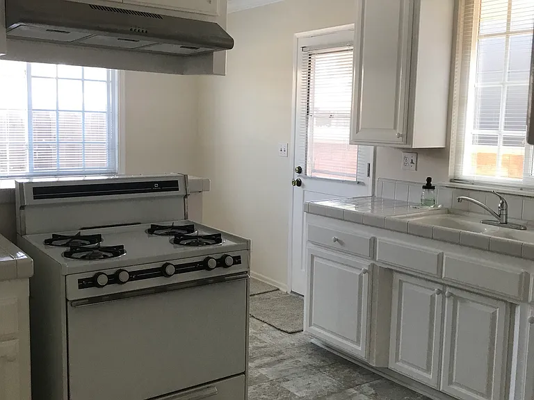 2364 Norse Ave #C — Photo 7