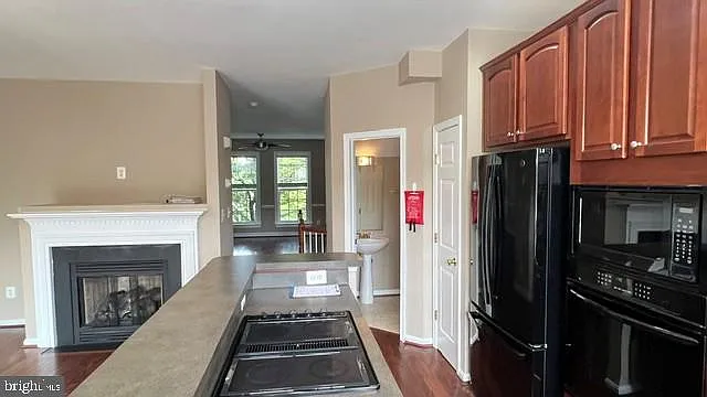 44314 Cornish Ln — Photo 16