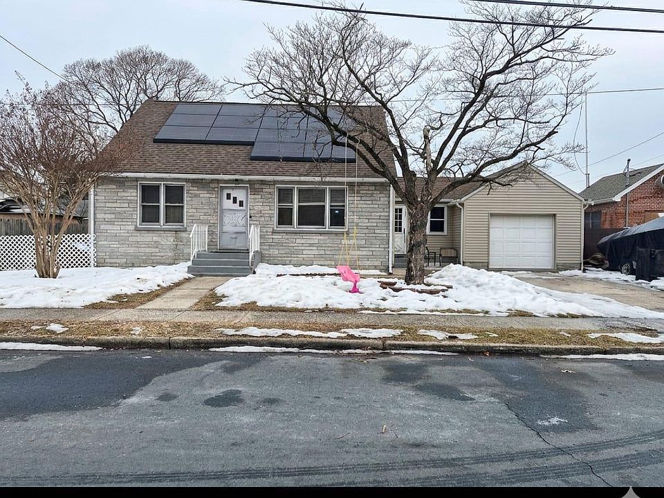 1st image of 110 High St