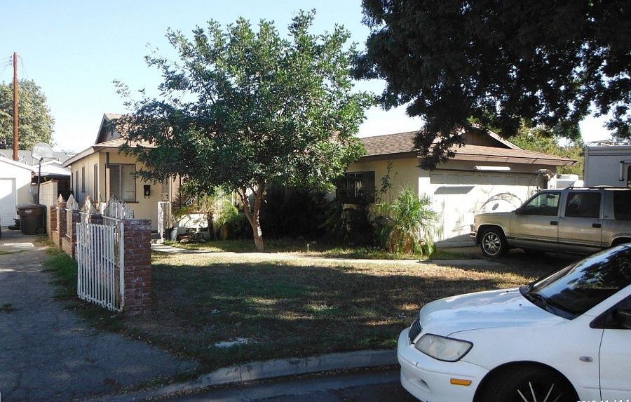 2nd image of 2624 Millet Ave