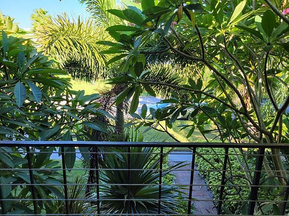 3rd image of 2135 Beach Dr SE APT 8