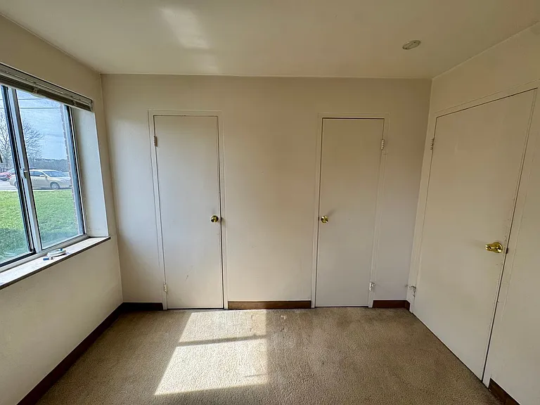 816 Perry Highway — Photo 16