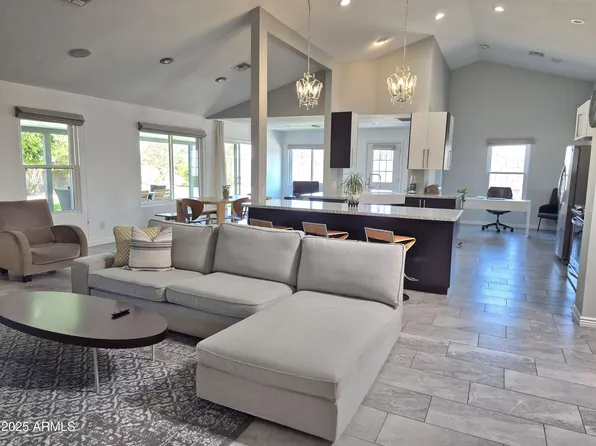 10224 W HIGHLAND Avenue, Phoenix, AZ 85037