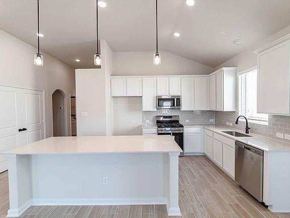 4th image of 1706 Stony Island Dr