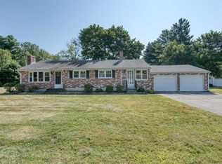 18 Rosemary Ct, Middlefield, CT 06455