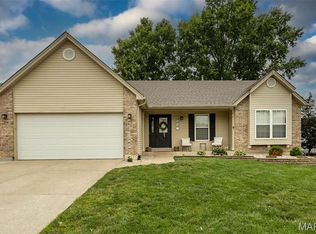 512 Brookneal Dr, Saint Charles, MO 63304