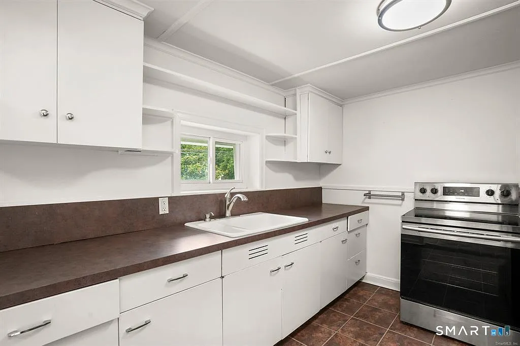 2 bed, 1.0 bath, 1200 sqft, $2,100 — Photo 3