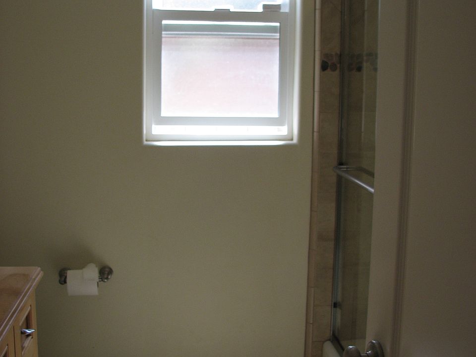 1st floor full bathroom