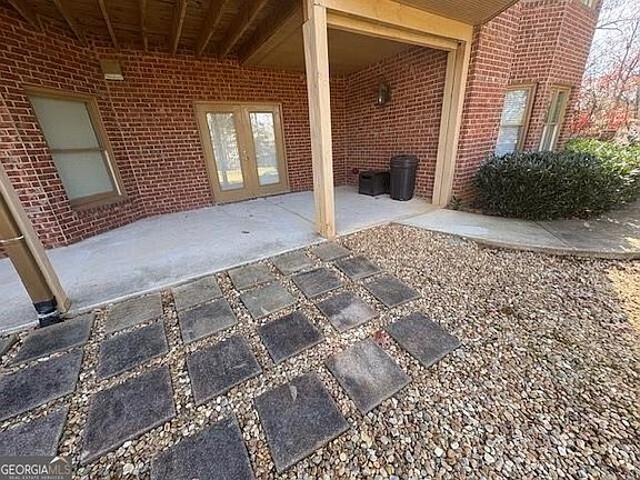 2nd image of 2050 Oak Grove Rd NE