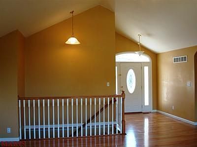 2nd image of 5 Plum Ln
